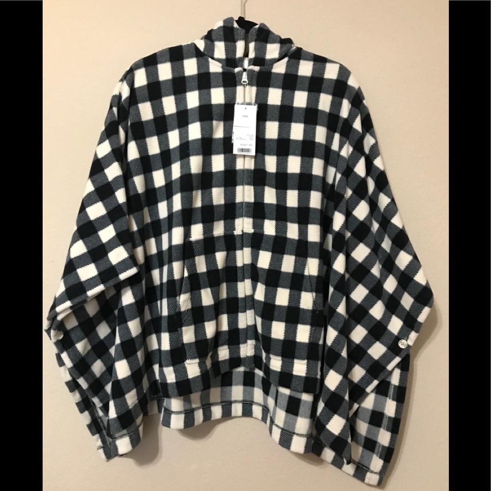 Uniqlo Black/White Poncho